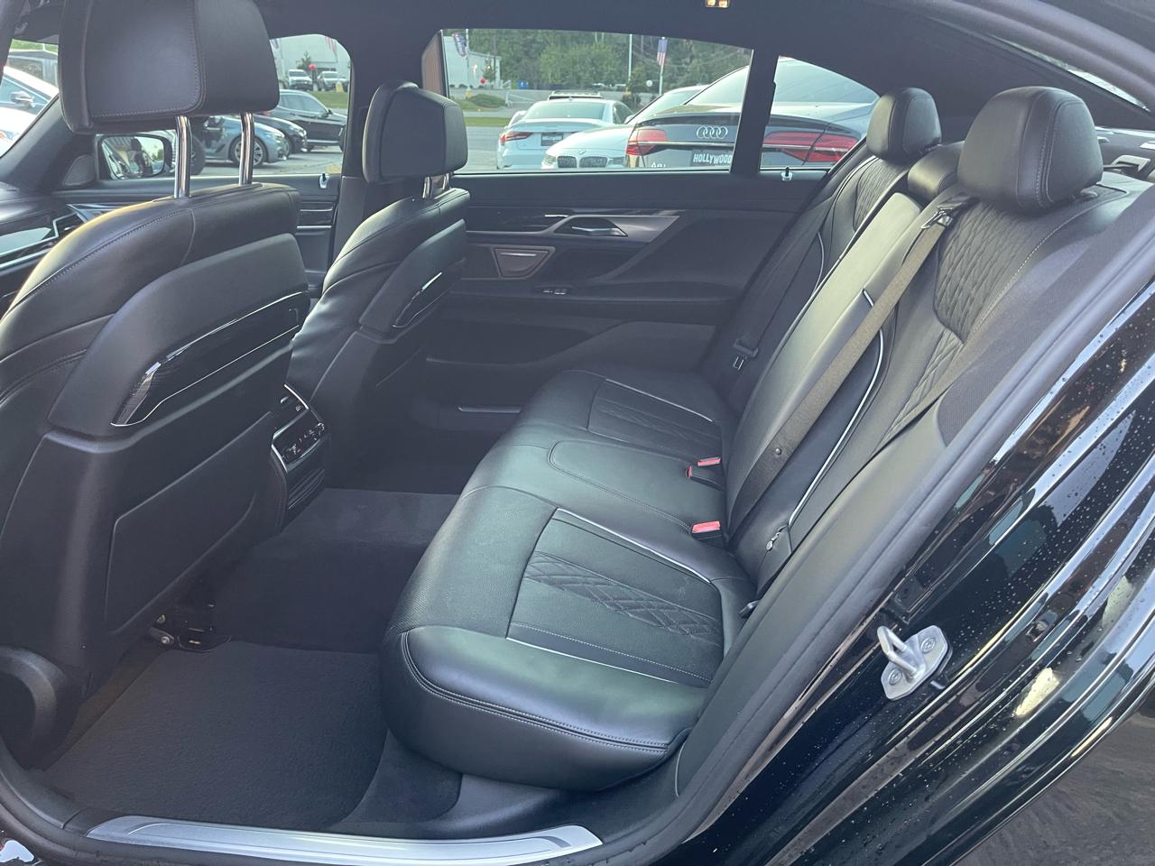 BMW 7-Series 750i xDrive 2017