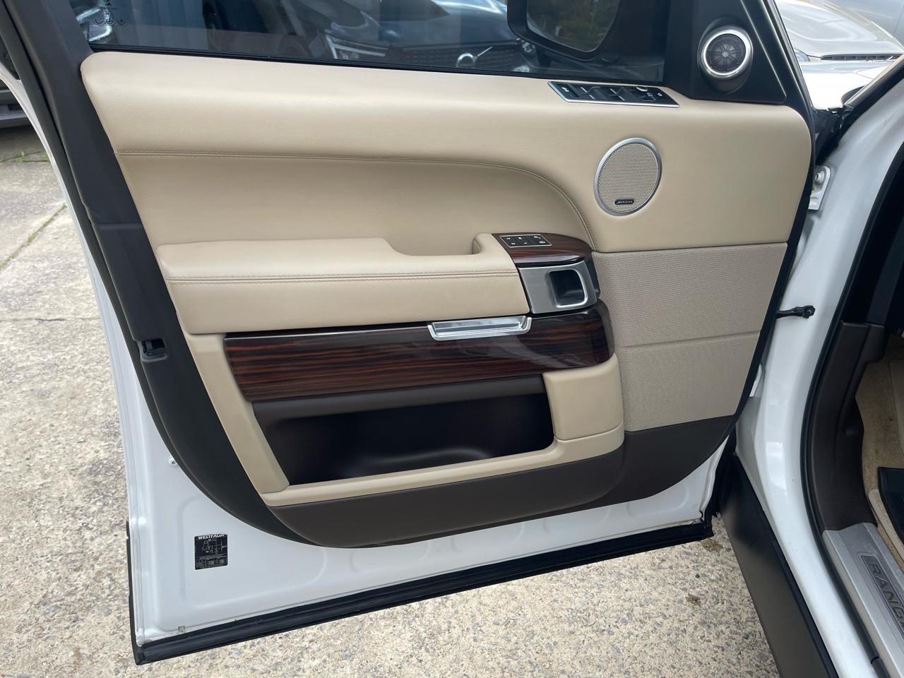 Land Rover Range Rover Supercharged LWB 2015