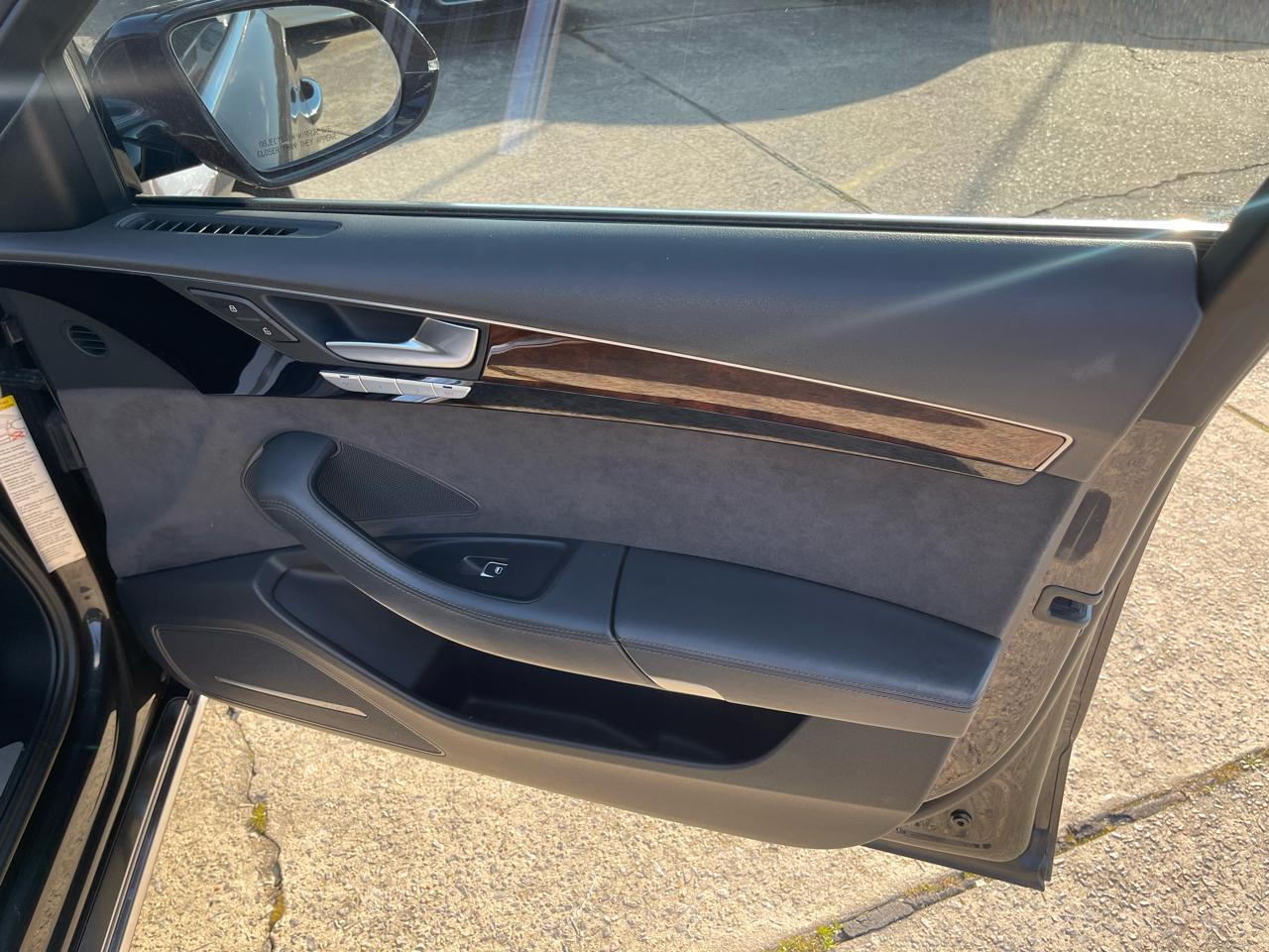 Audi A8 3.0T quattro 2016