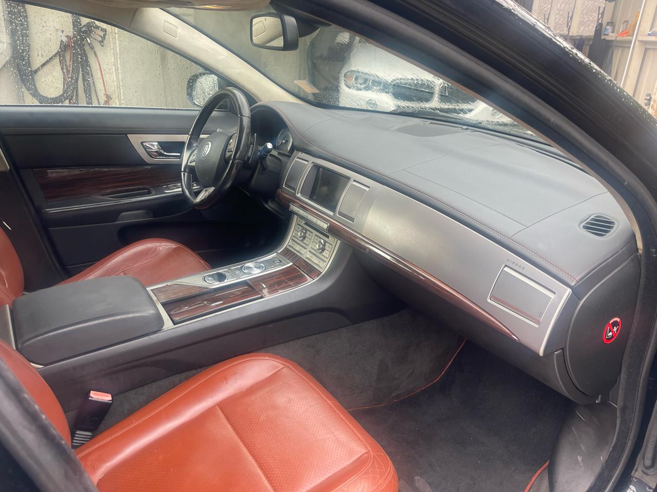 Jaguar XF-Series Premium Luxury 2010
