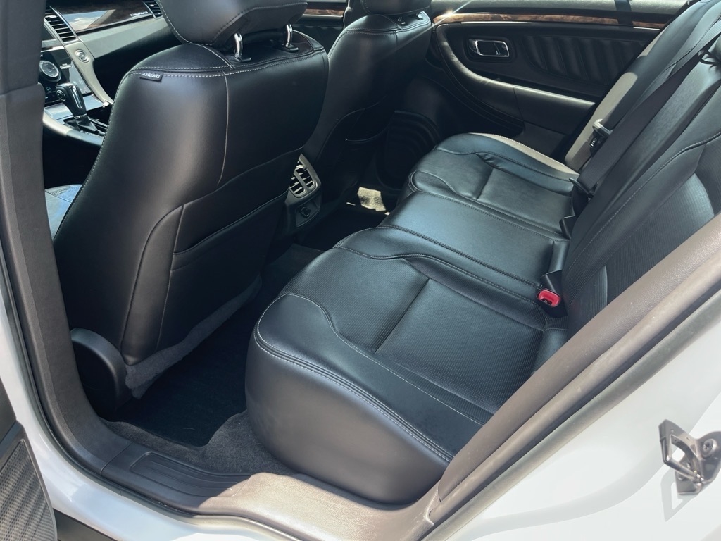 Ford Taurus 4dr Sdn Limited AWD 2015