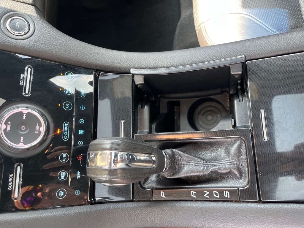 Ford Taurus 4dr Sdn Limited AWD 2015