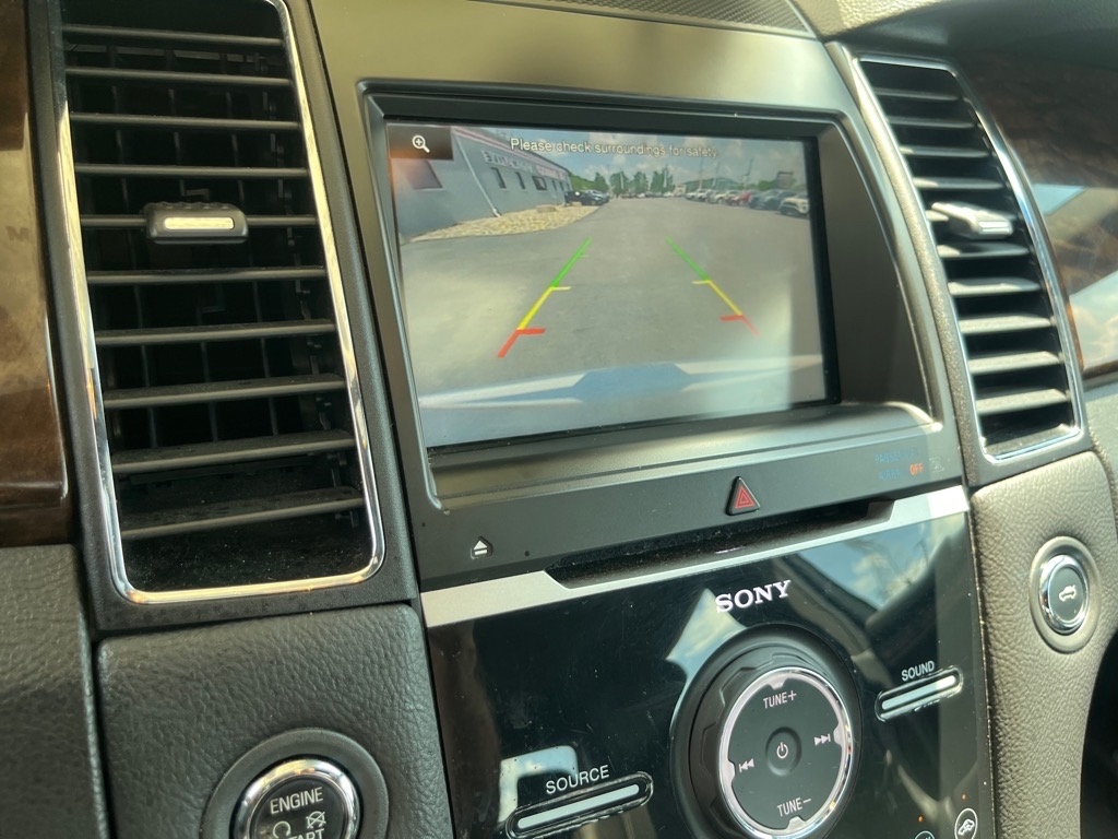 Ford Taurus 4dr Sdn Limited AWD 2015