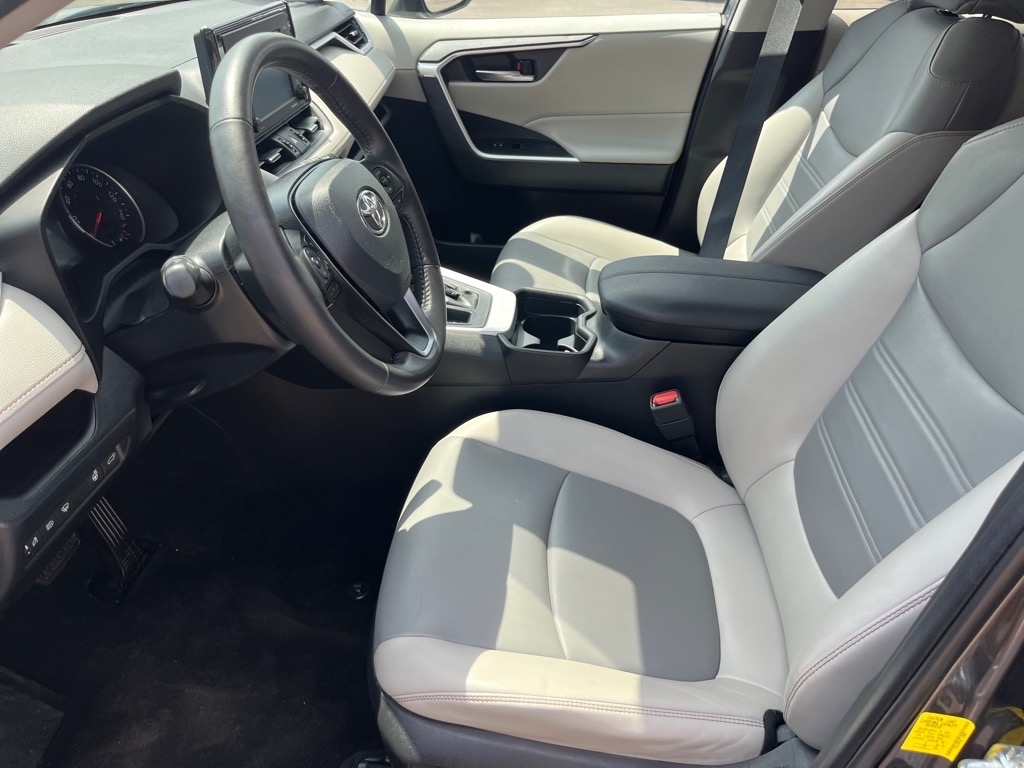 Toyota RAV4 XLE Premium AWD (Natl) 2020