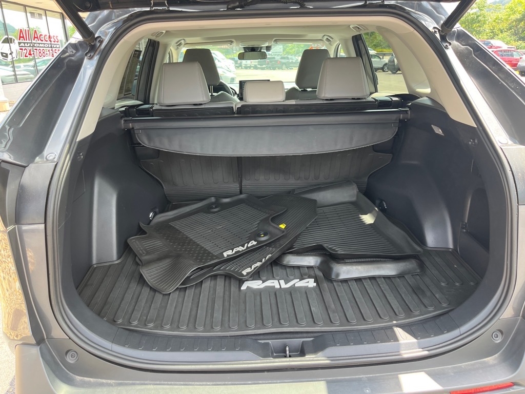 Toyota RAV4 XLE Premium AWD (Natl) 2020