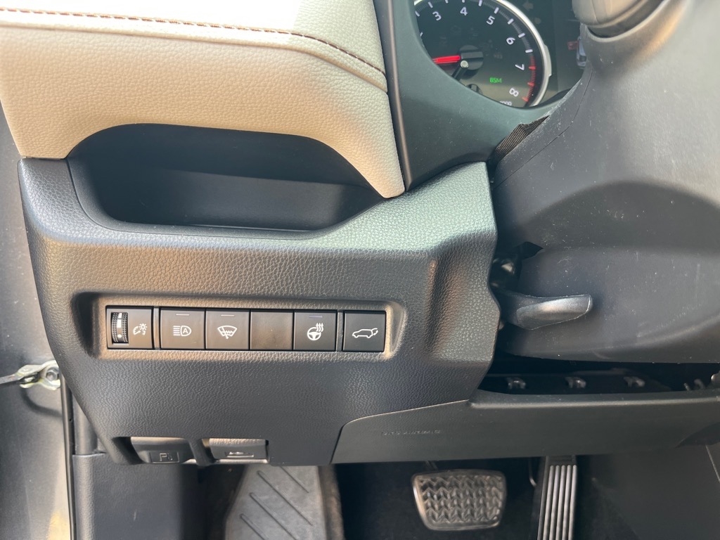 Toyota RAV4 XLE Premium AWD (Natl) 2020