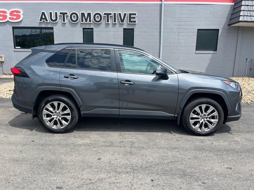 2020 Toyota RAV4 XLE Premium AWD (Natl)