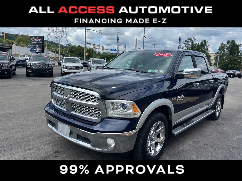 RAM 1500 4WD Crew Cab 140.5" Laramie 2015