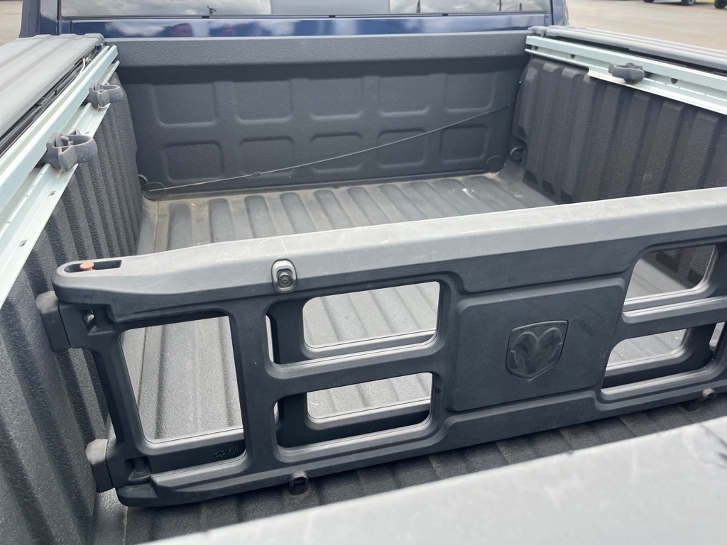 RAM 1500 4WD Crew Cab 140.5" Laramie 2015