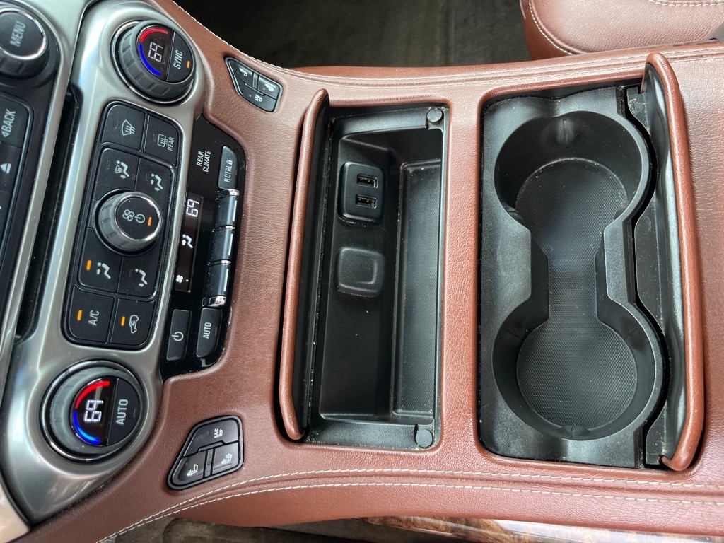 Chevrolet Suburban 4WD 4dr 1500 LTZ 2016