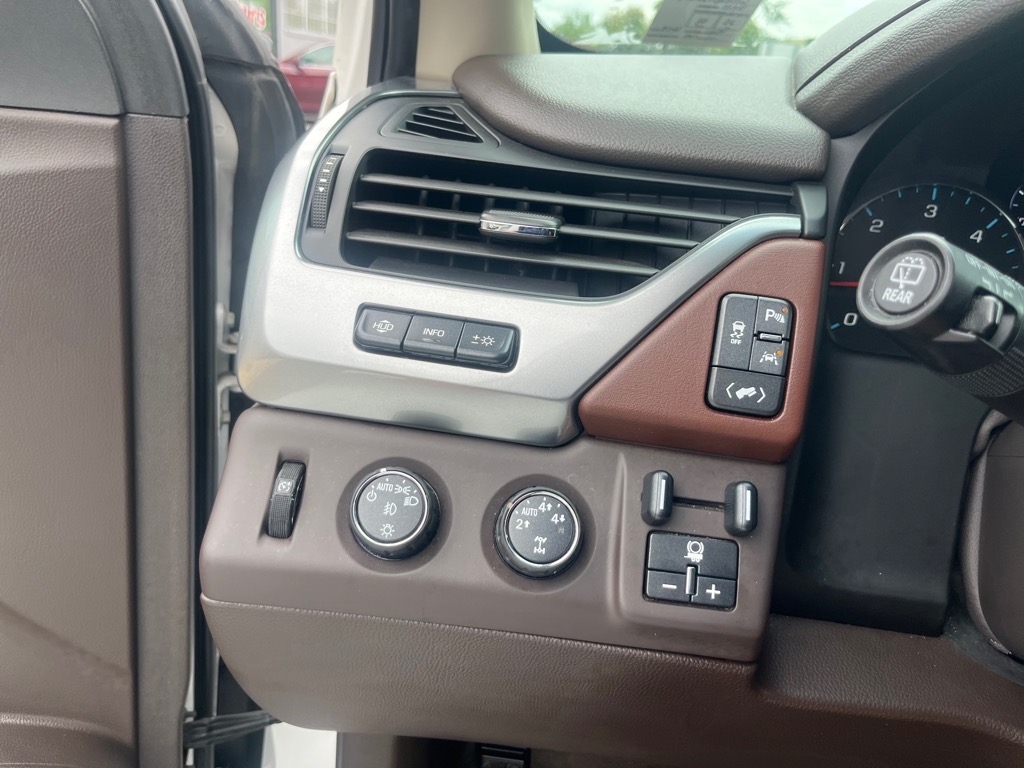 Chevrolet Suburban 4WD 4dr 1500 LTZ 2016