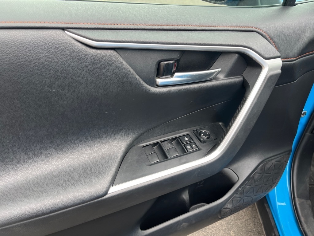 Toyota RAV4 Adventure AWD (Natl) 2021