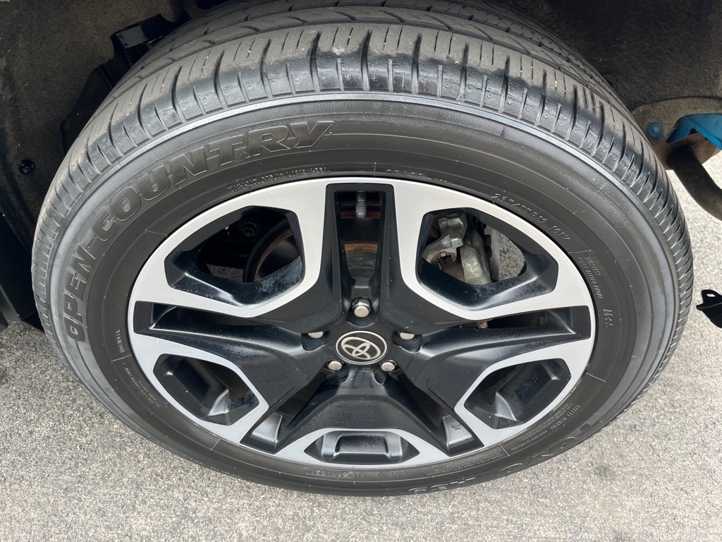 Toyota RAV4 Adventure AWD (Natl) 2021