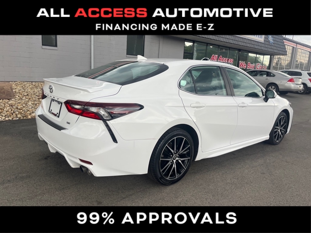 Toyota Camry SE Auto (Natl) 2022