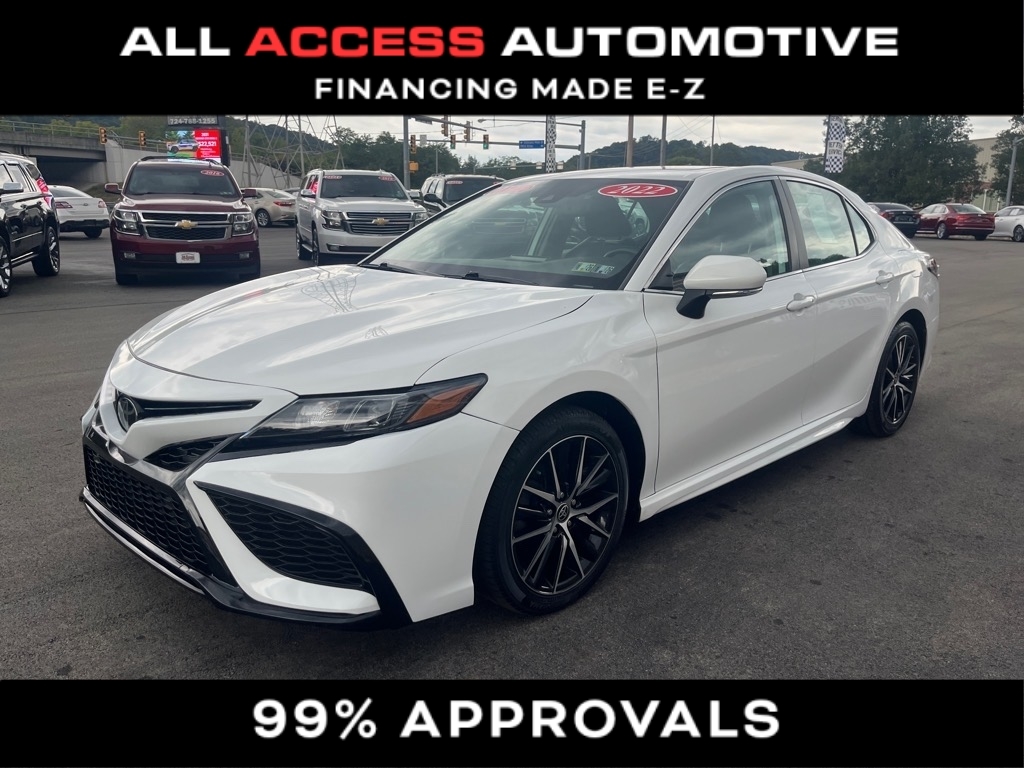 Toyota Camry SE Auto (Natl) 2022