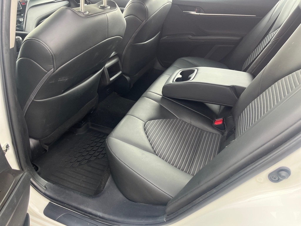 Toyota Camry SE Auto (Natl) 2022