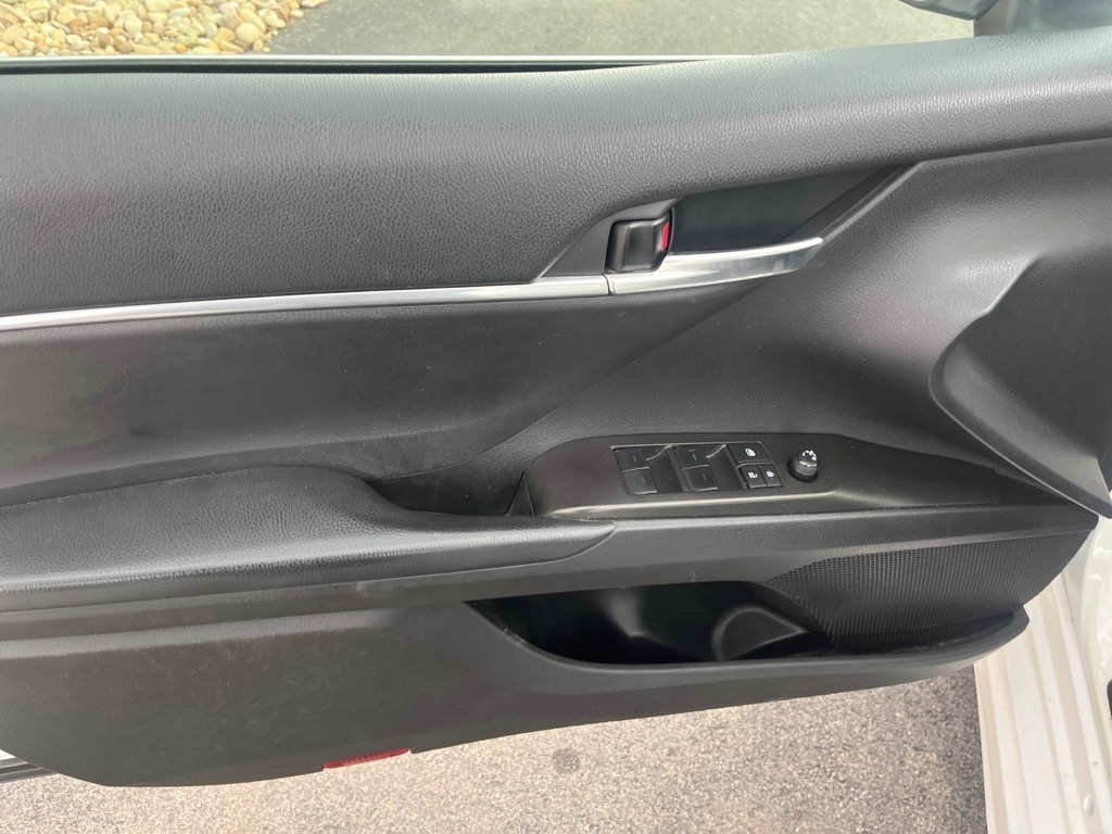Toyota Camry SE Auto (Natl) 2022