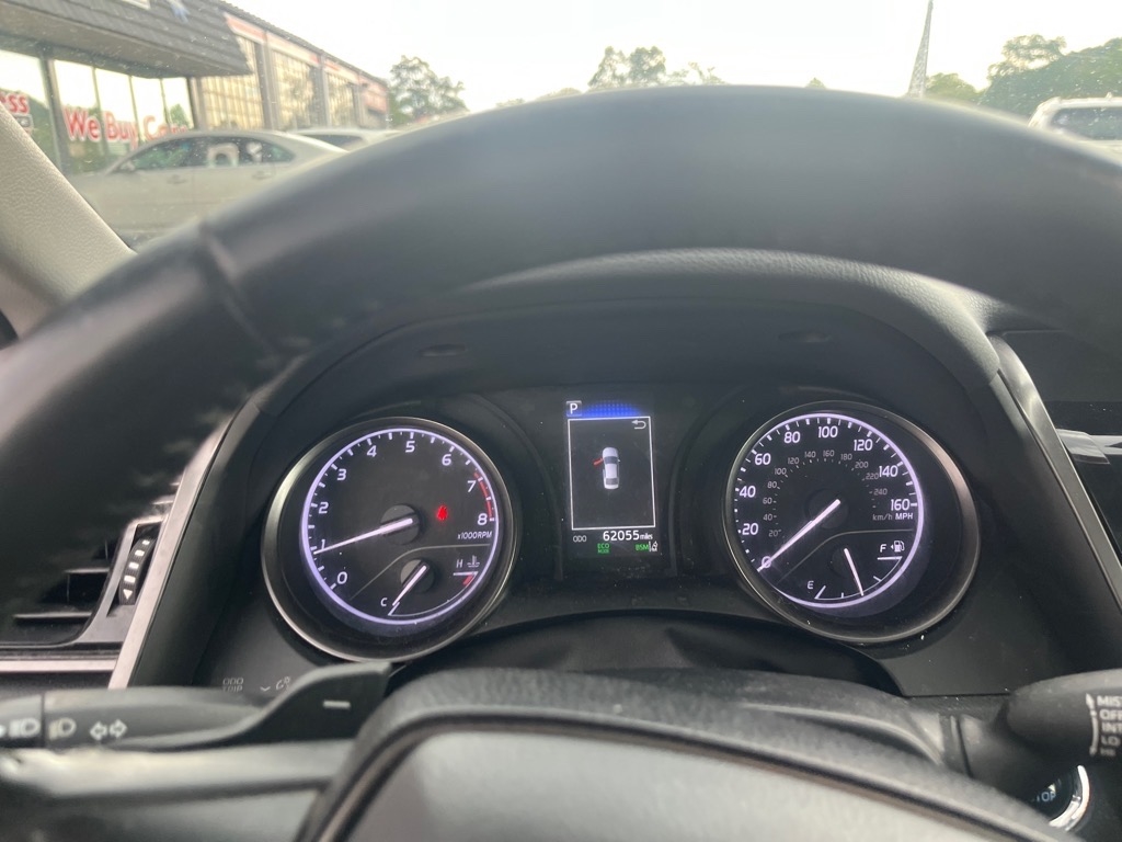 Toyota Camry SE Auto (Natl) 2022
