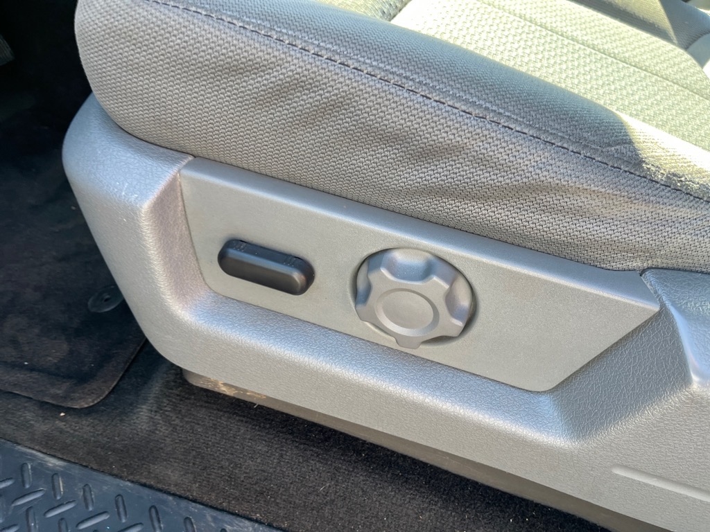 Ford F-150 4WD SuperCab 145" XL 2012