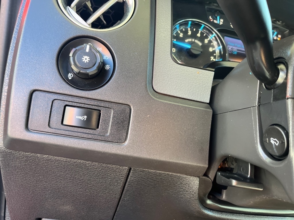 Ford F-150 4WD SuperCab 145" XL 2012