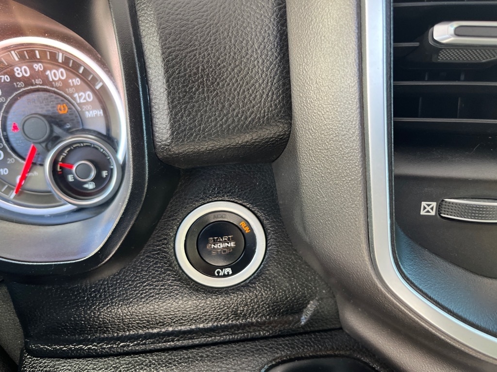 RAM 1500 Big Horn/Lone Star 4x4 Crew Cab 5'7" Box 2019