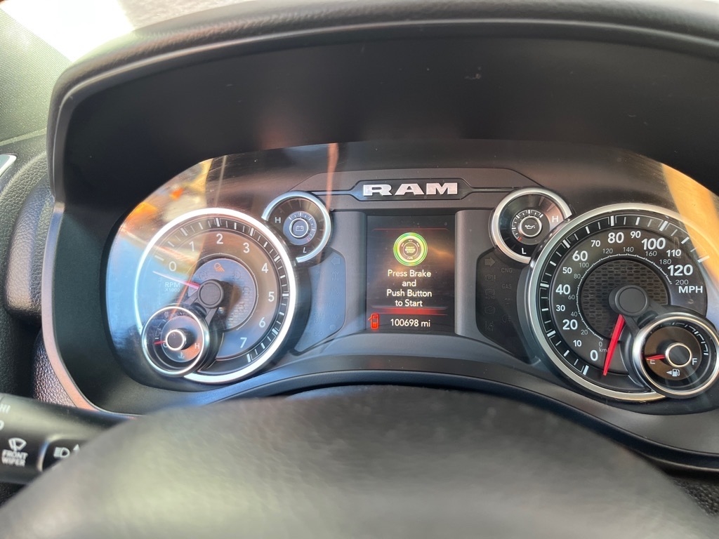RAM 1500 Big Horn/Lone Star 4x4 Crew Cab 5'7" Box 2019