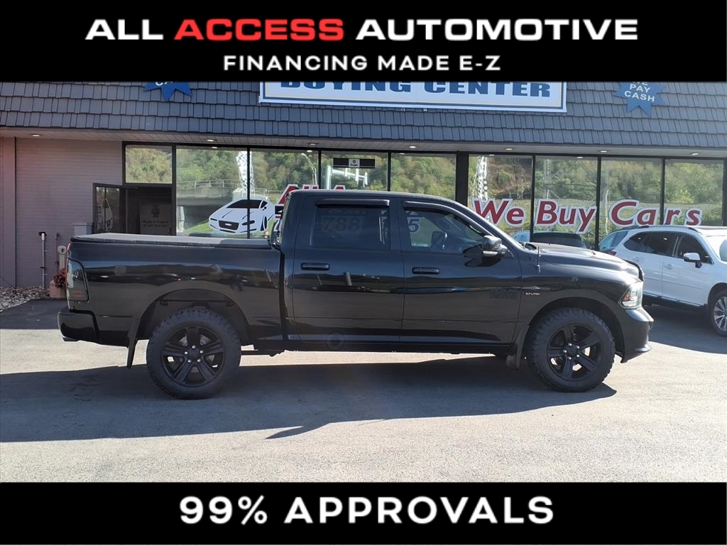 RAM 1500 Night 4x4 Crew Cab 5'7" Box 2017