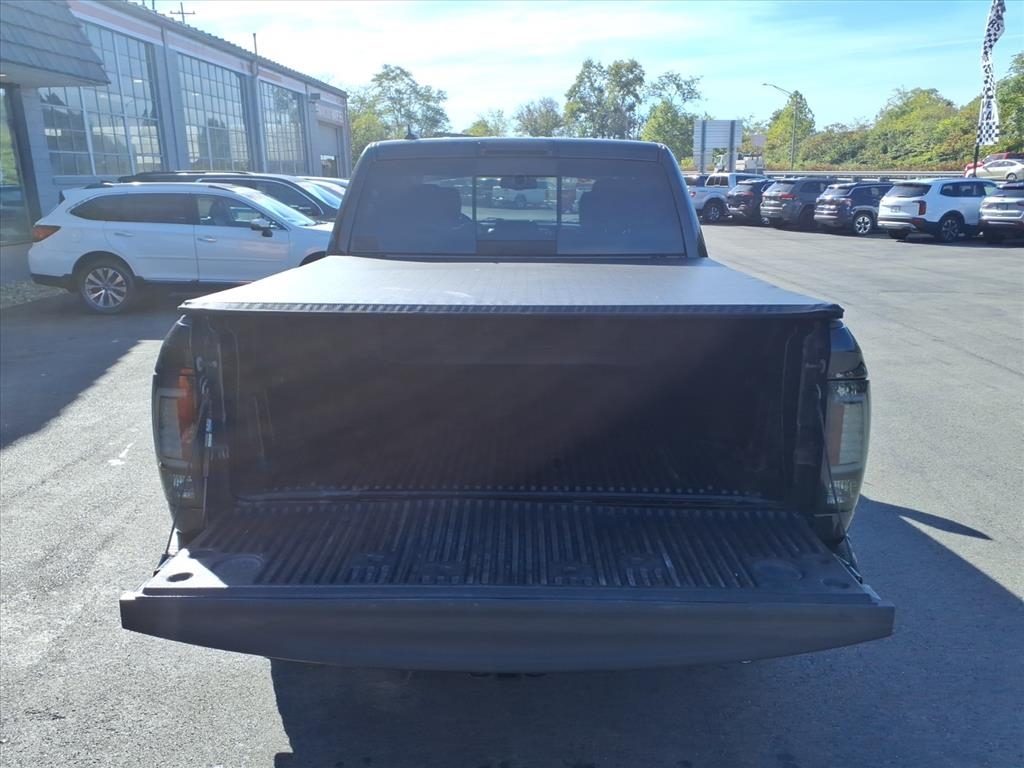 RAM 1500 Night 4x4 Crew Cab 5'7" Box 2017