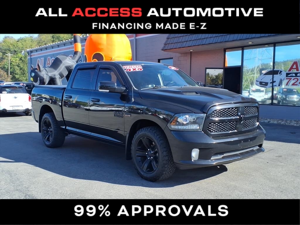 RAM 1500 Night 4x4 Crew Cab 5'7" Box 2017