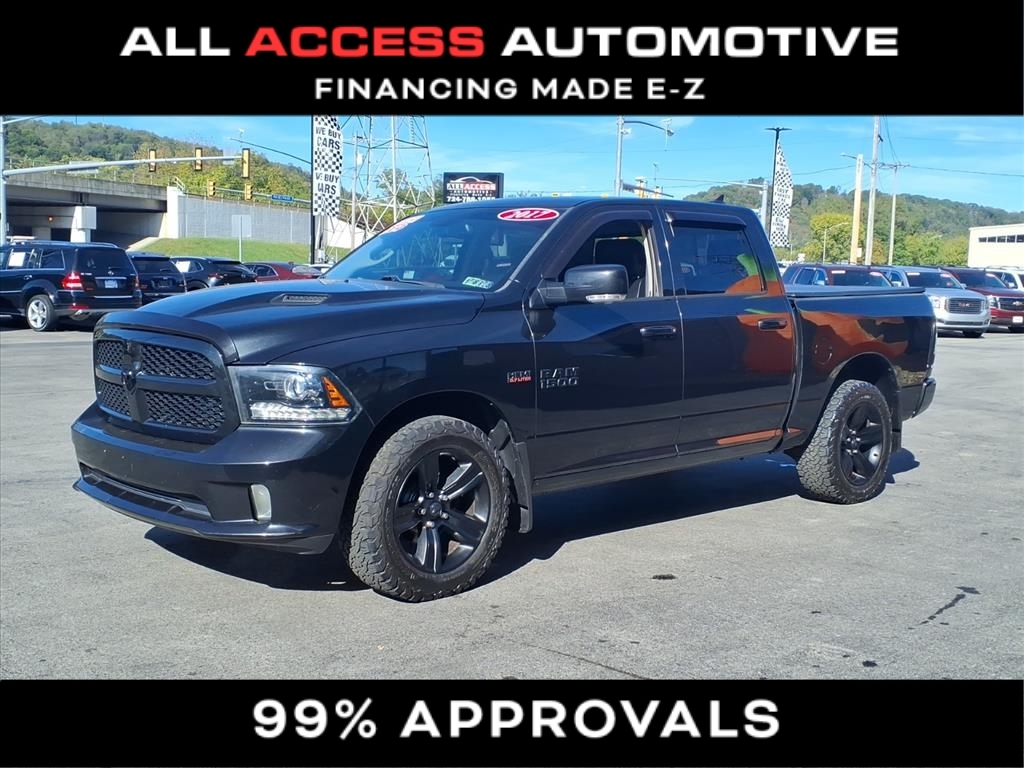 RAM 1500 Night 4x4 Crew Cab 5'7" Box 2017