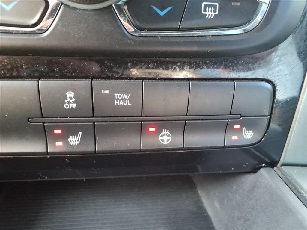 RAM 1500 Night 4x4 Crew Cab 5'7" Box 2017