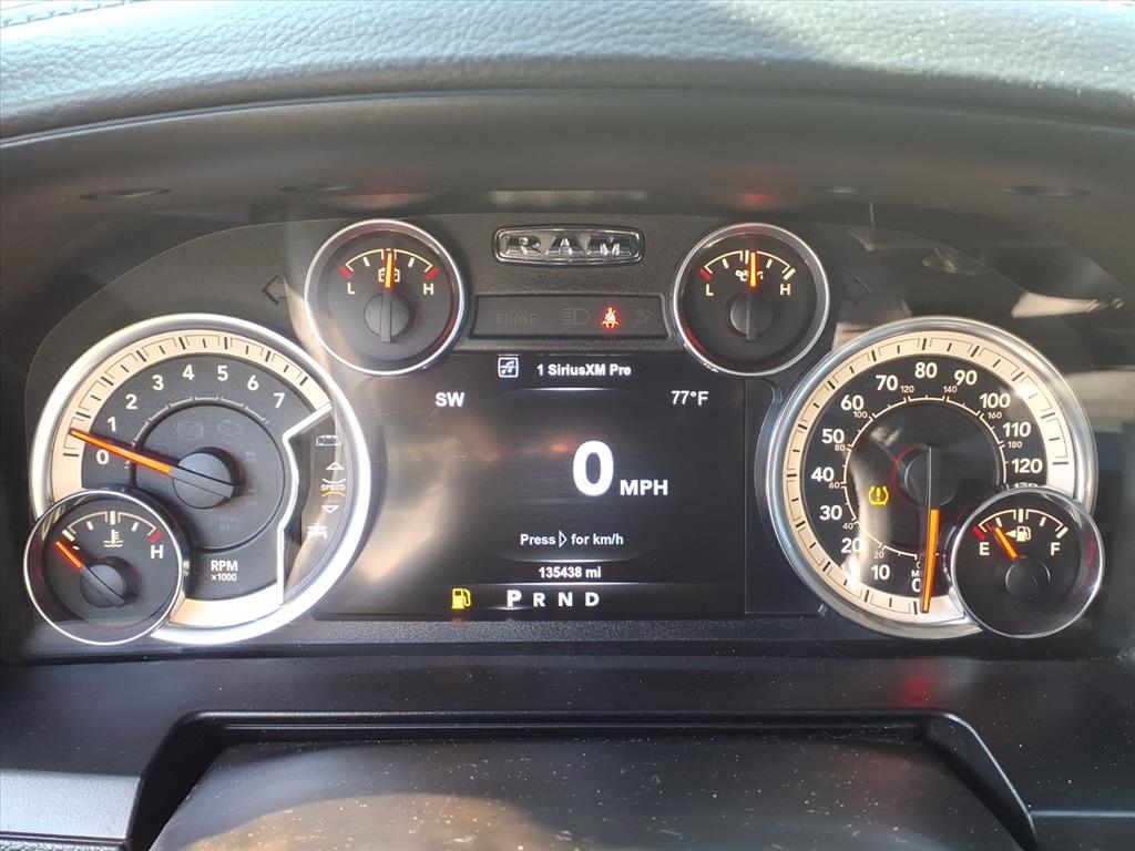 RAM 1500 Night 4x4 Crew Cab 5'7" Box 2017