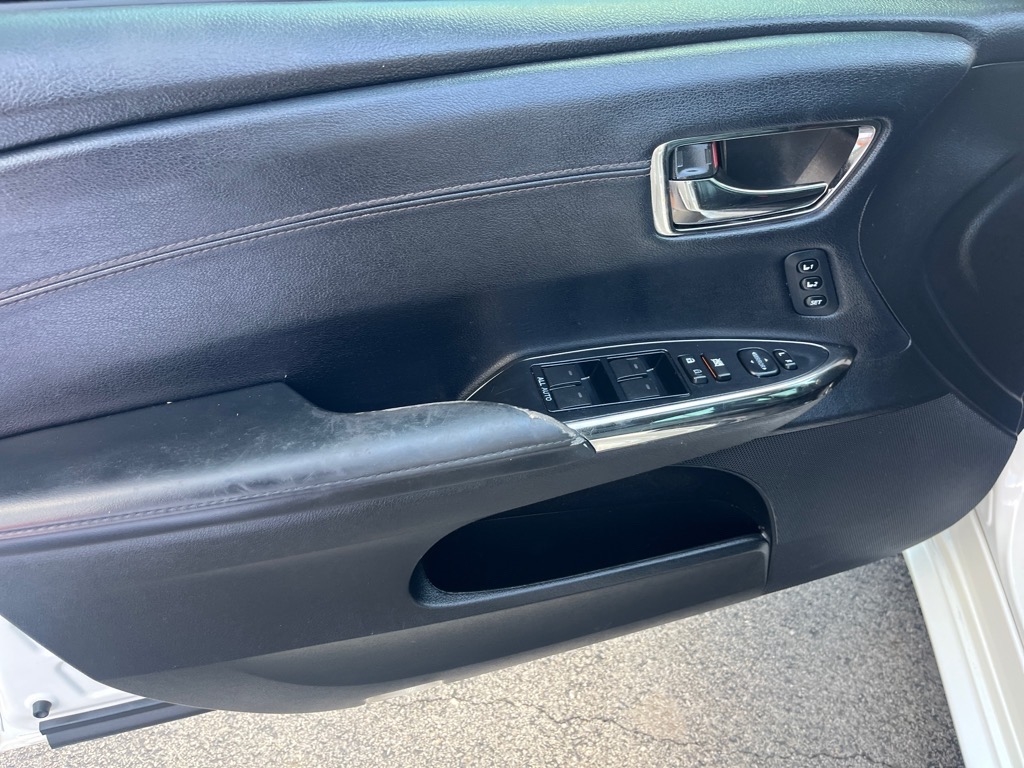 Toyota Avalon 4dr Sdn Limited (Natl) 2014