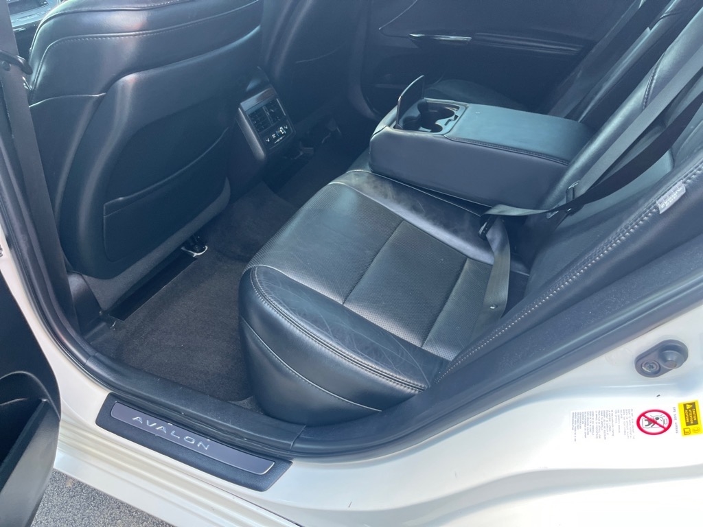 Toyota Avalon 4dr Sdn Limited (Natl) 2014