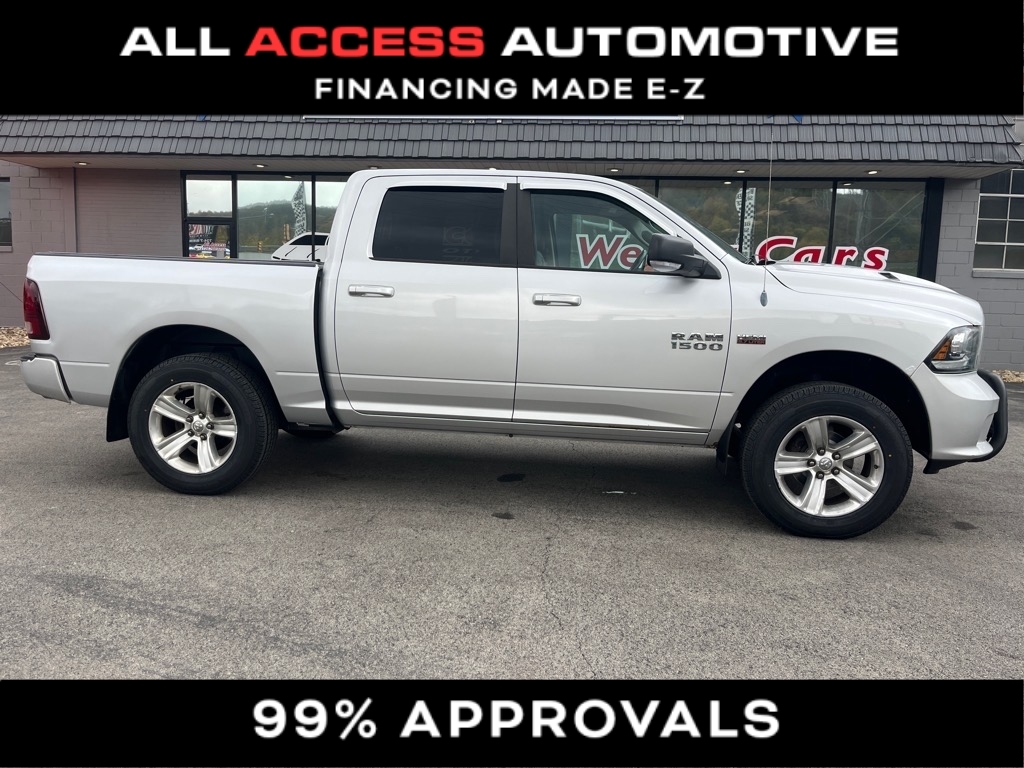 2013 RAM 1500 4WD Crew Cab 140.5" Sport