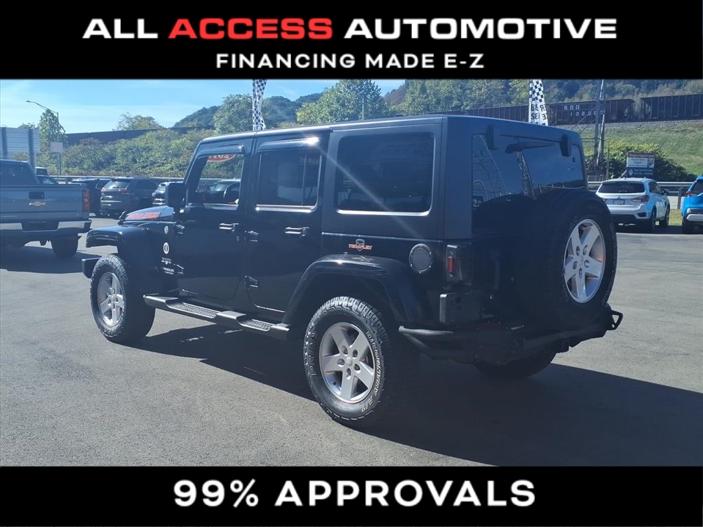 2017 Jeep Wrangler Unlimited Sahara photo 3