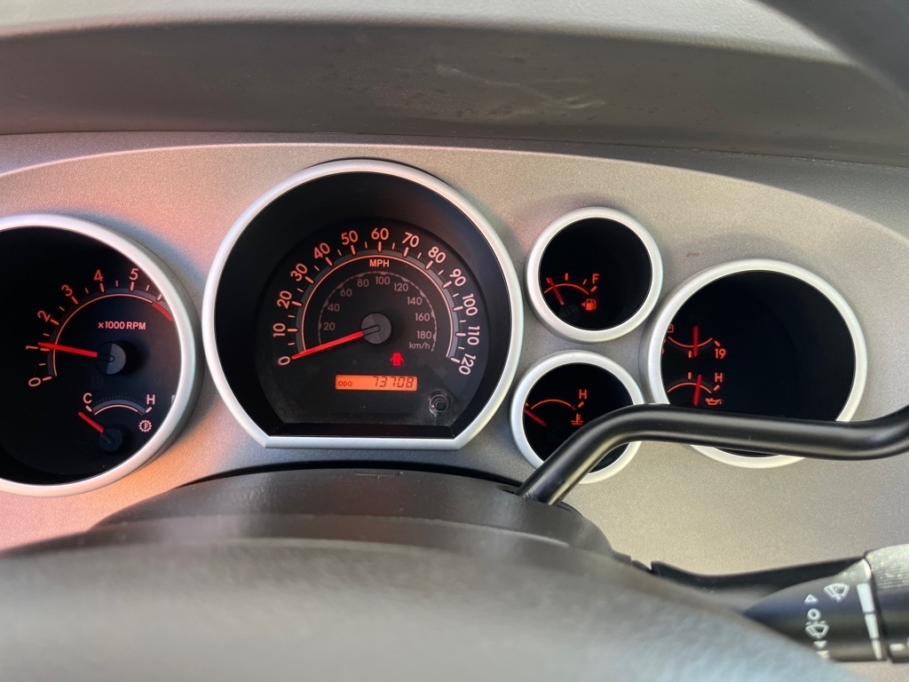 Toyota Tundra 4WD Truck Dbl 4.6L V8 6-Spd AT (Natl) 2011