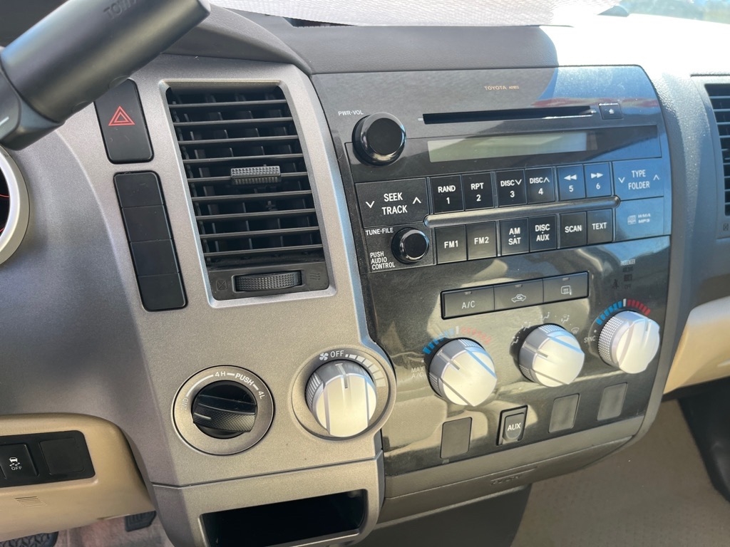 Toyota Tundra 4WD Truck Dbl 4.6L V8 6-Spd AT (Natl) 2011