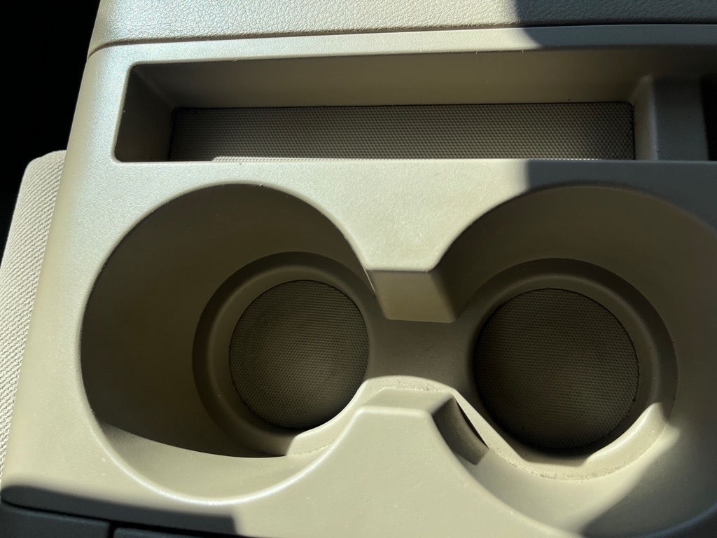 Toyota Tundra 4WD Truck Dbl 4.6L V8 6-Spd AT (Natl) 2011