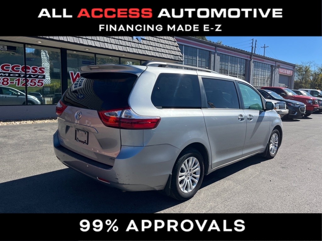 Toyota Sienna XLE Auto Access Seat FWD 7-Passenger (Natl) 2017
