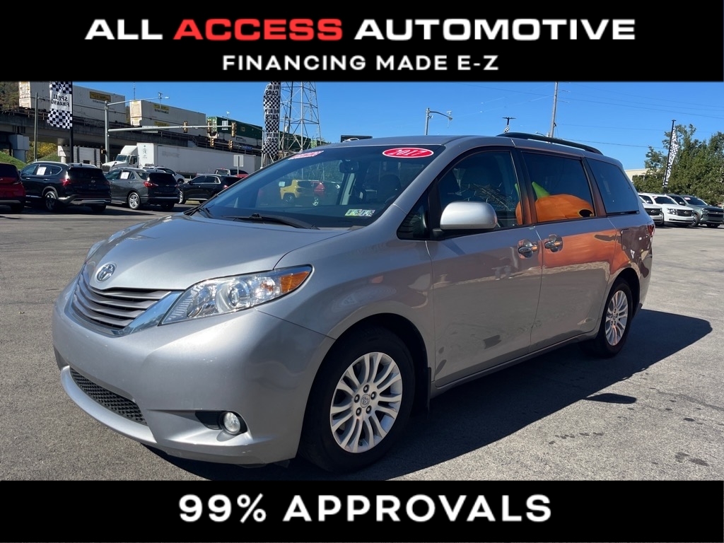 Toyota Sienna XLE Auto Access Seat FWD 7-Passenger (Natl) 2017