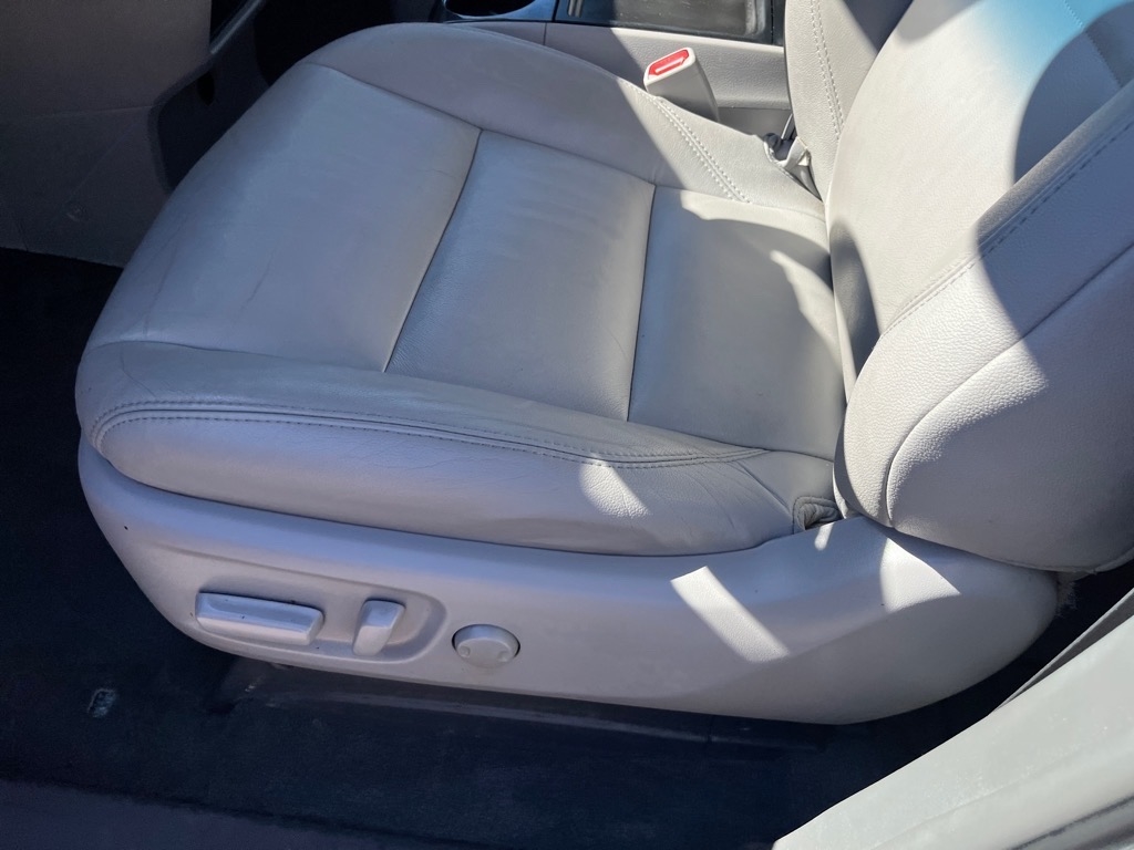 Toyota Sienna XLE Auto Access Seat FWD 7-Passenger (Natl) 2017