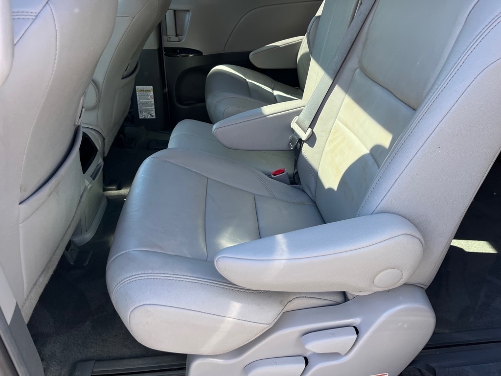 Toyota Sienna XLE Auto Access Seat FWD 7-Passenger (Natl) 2017