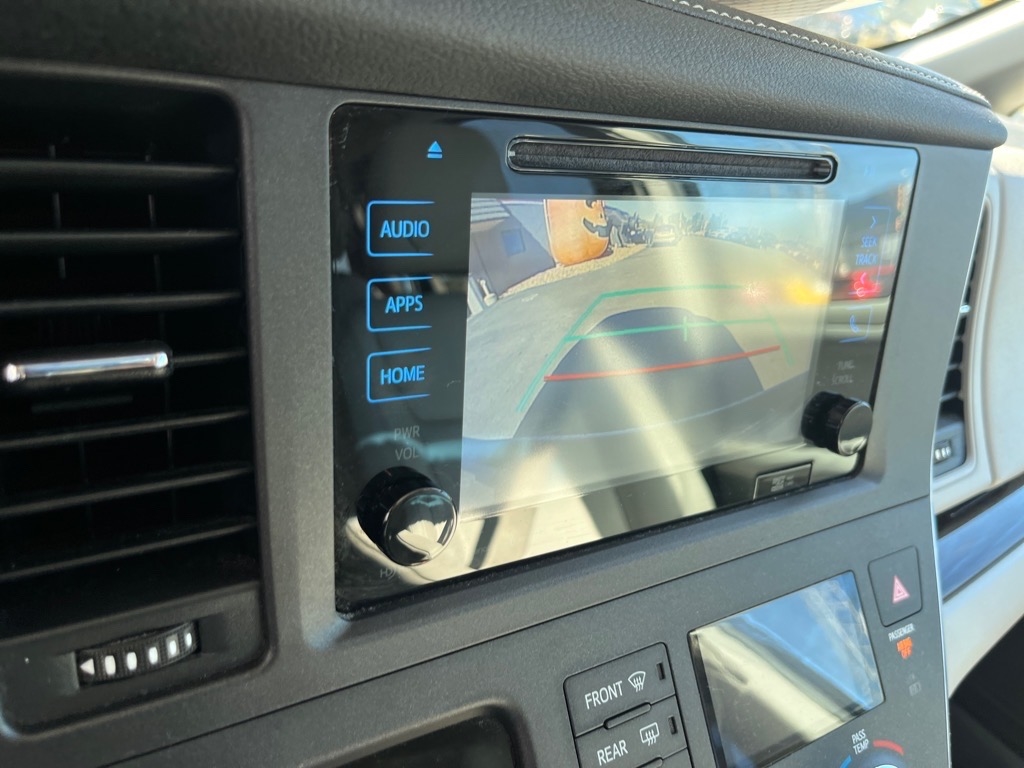 Toyota Sienna XLE Auto Access Seat FWD 7-Passenger (Natl) 2017