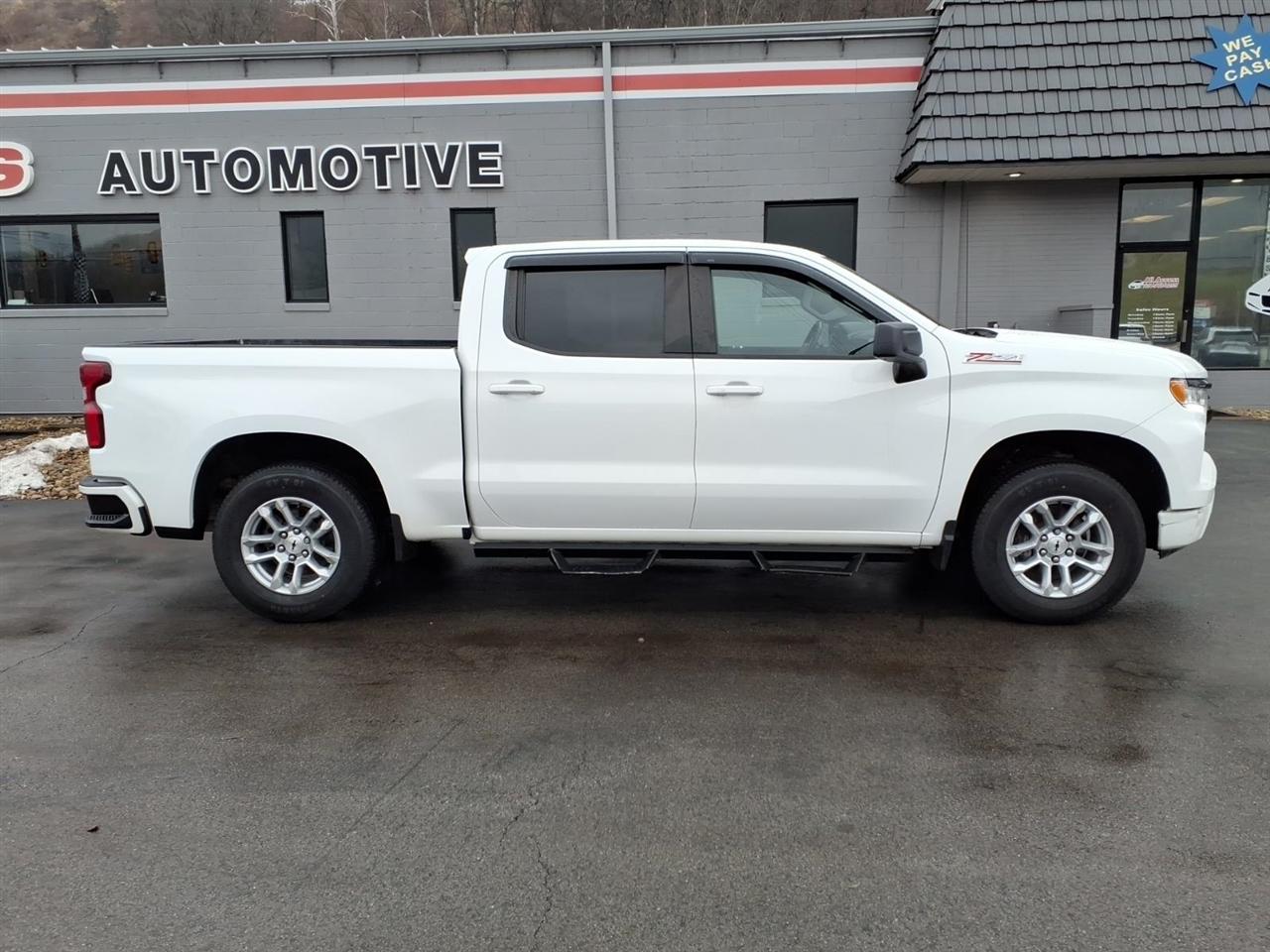 2022 Chevrolet Silverado 1500 4WD Crew Cab 147" RST