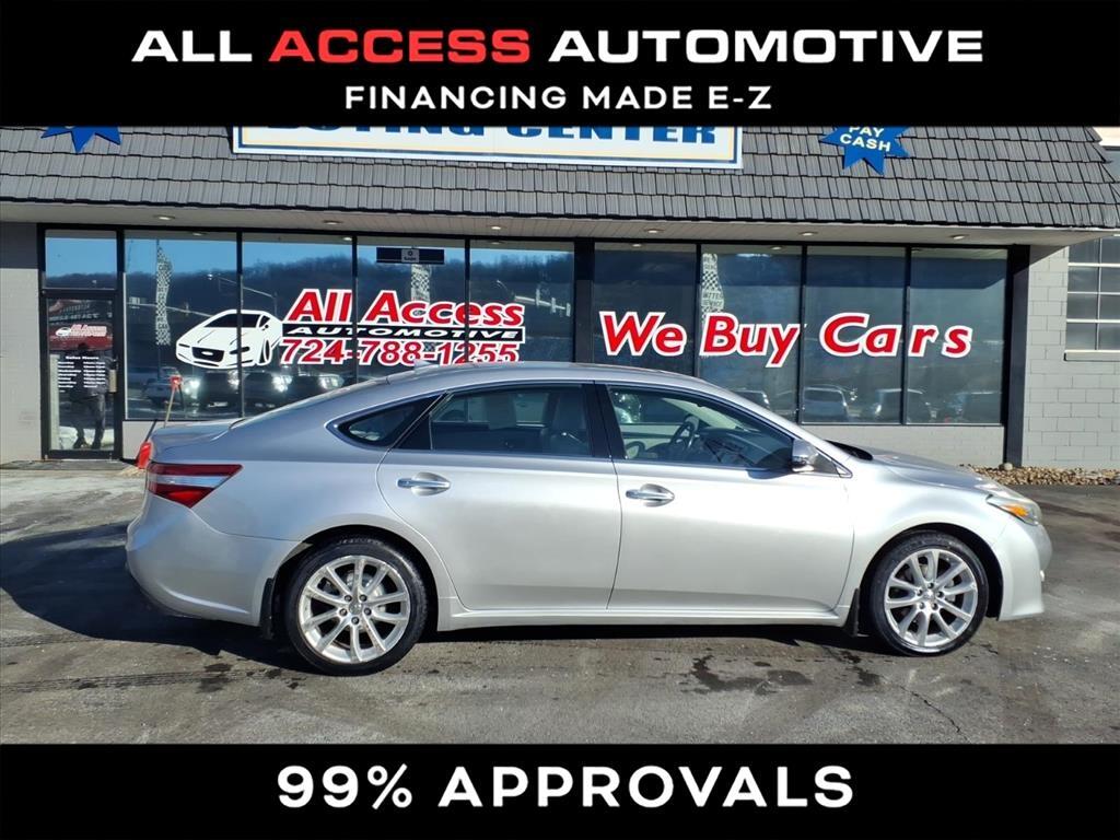 2013 Toyota Avalon Limited's photo