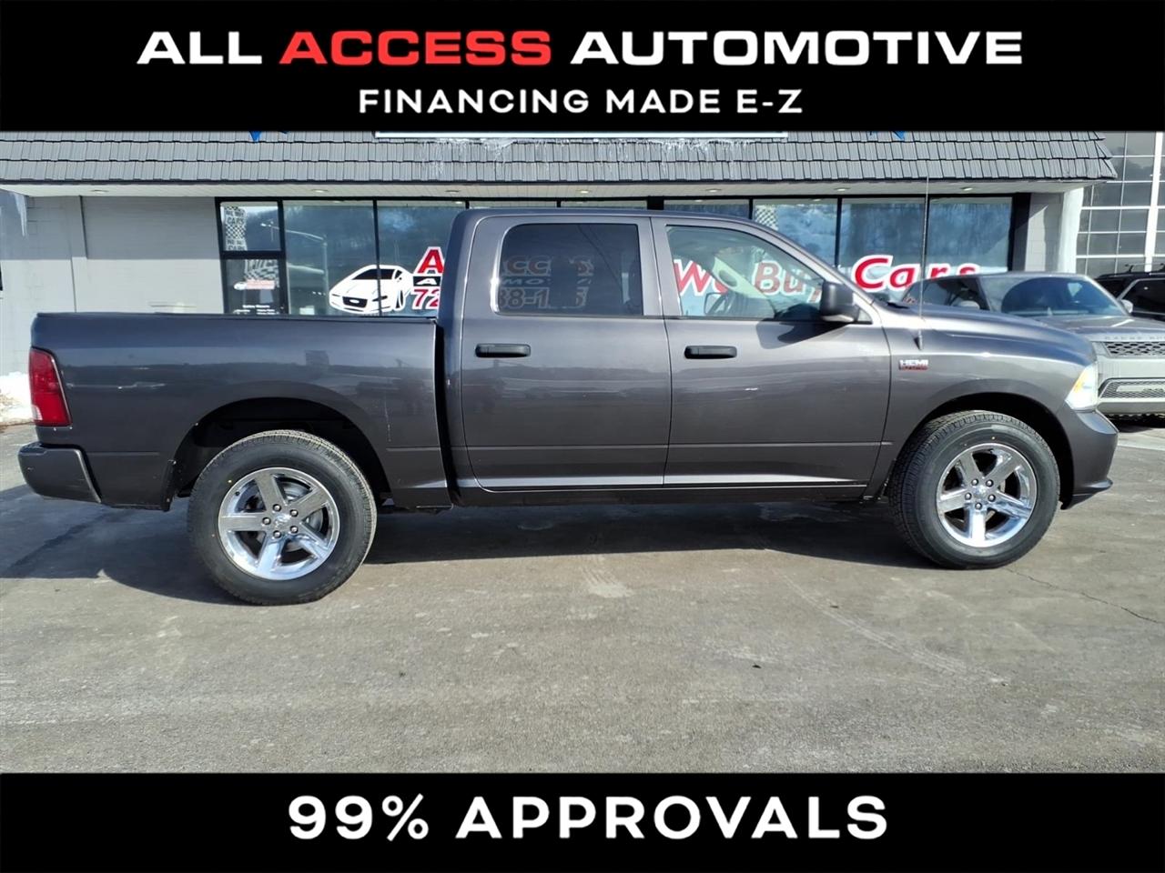 2014 RAM 1500 4WD Crew Cab 140.5" Express