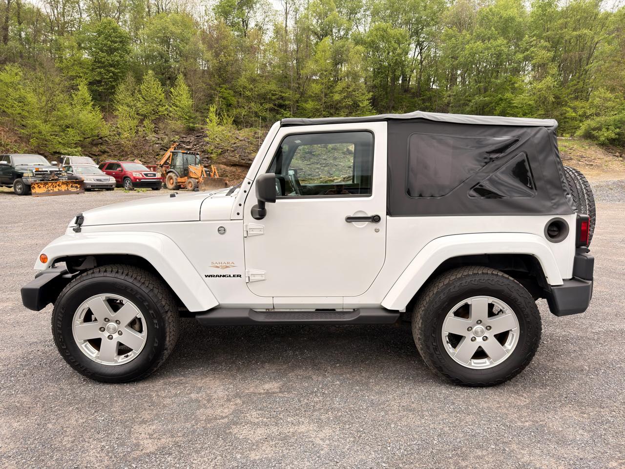 Jeep Wrangler 4WD 2dr Sahara 2012