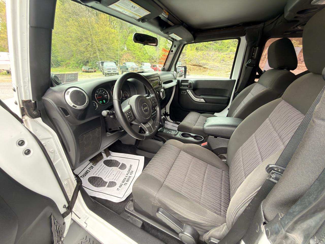 Jeep Wrangler 4WD 2dr Sahara 2012