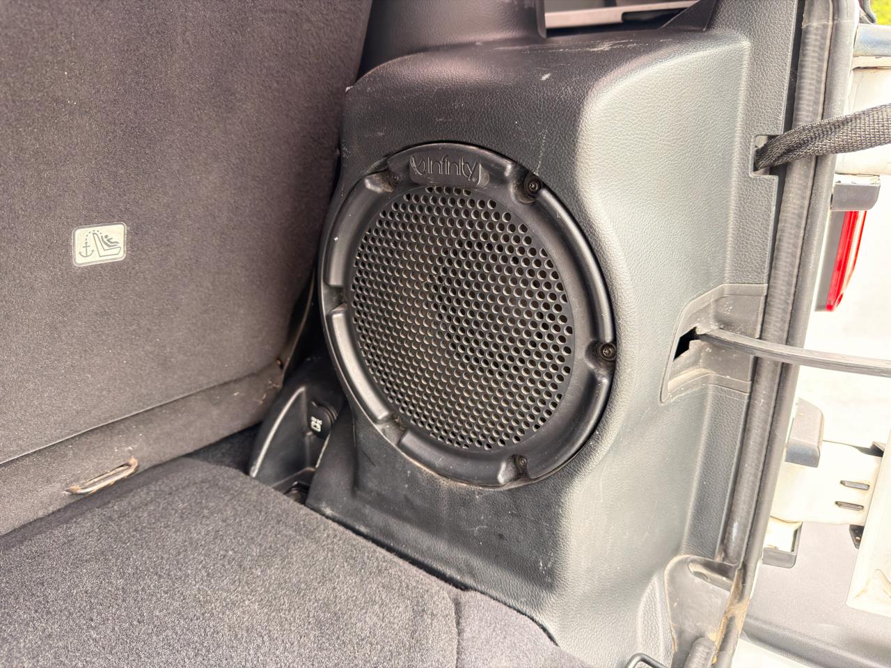 Jeep Wrangler 4WD 2dr Sahara 2012
